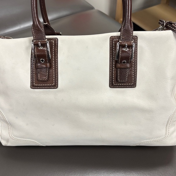 Used Coach Bucket Bag. Cream/ Brown - Picture 4 of 9